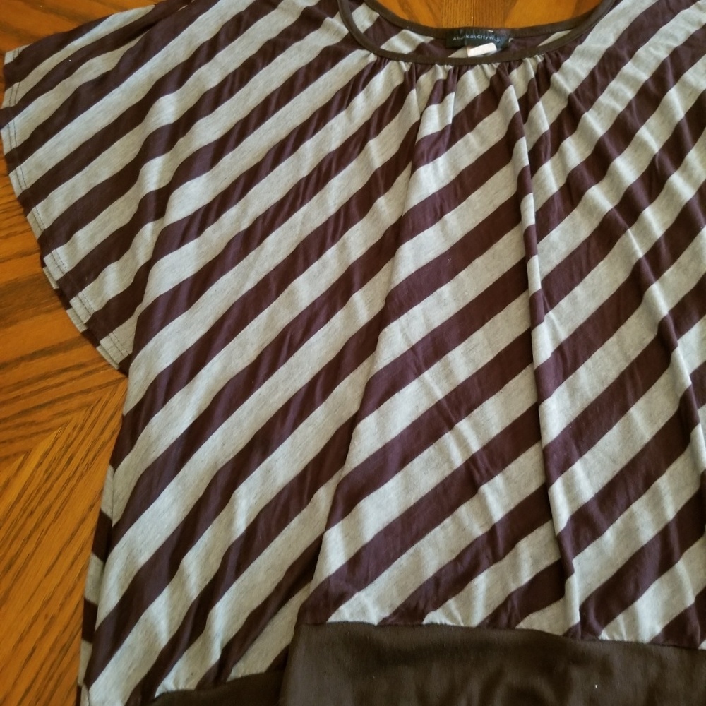 A American City Wear short sleeved  top